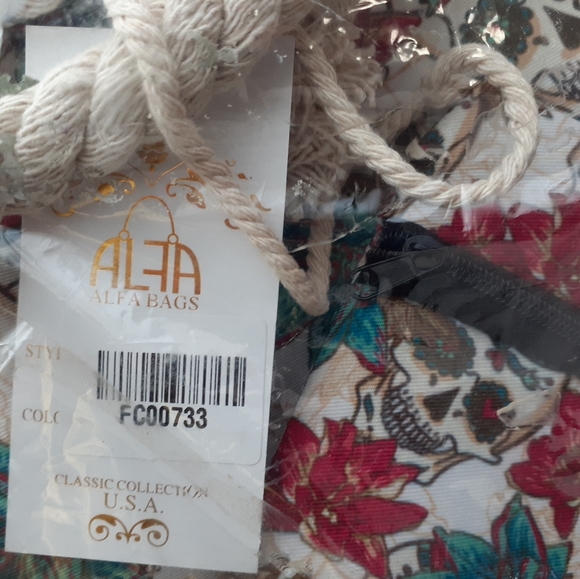 Canvas Beach Tote - Floral Skull Print - Picture 4 of 4